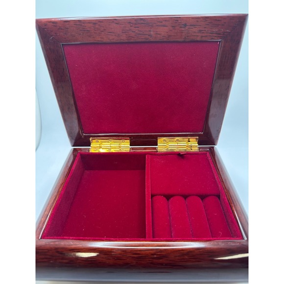 World of Music Boxes Cherry Wood Photo Frame Music Box Plays Clair De Lune - Picture 3 of 10